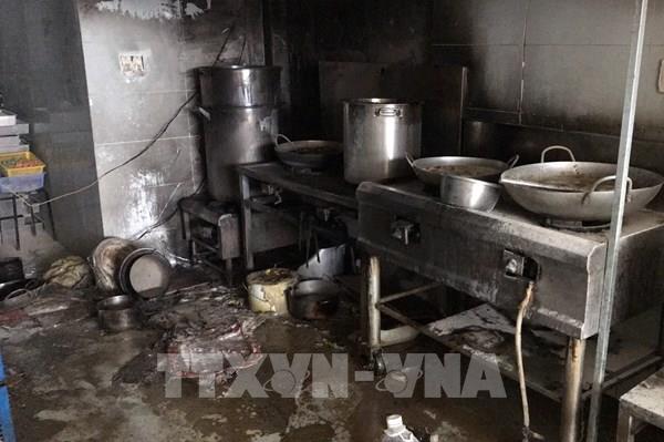 Thành phố Hồ Chí Minh: Giải cứu 7 người mắc kẹt trong vụ cháy