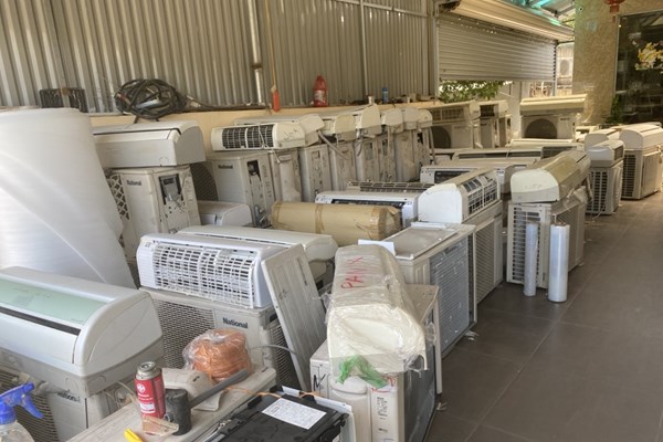 Hà Nội phát hiện lô hàng điện lạnh đã qua sử dụng không rõ chất lượng