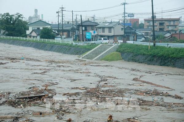 Số người thiệt mạng do mưa lũ tại Nhật Bản tăng cao