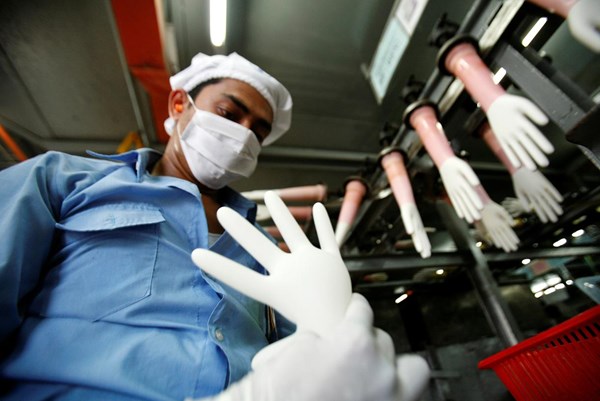 Top Glove dự báo giá găng tay cao su sẽ tăng cao