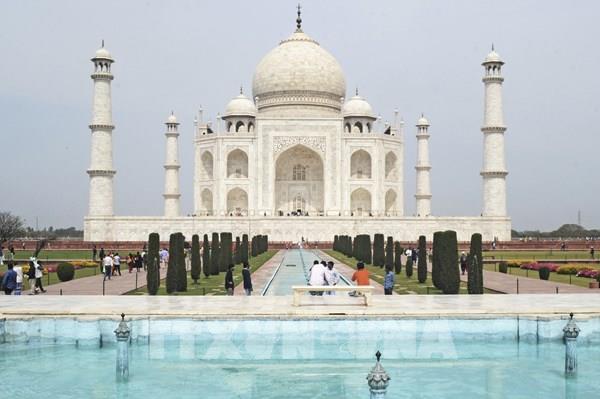 Ấn Độ mở lại đền Taj Mahal