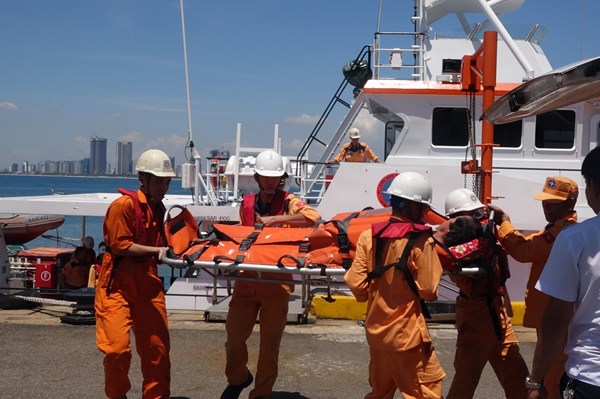 Cấp cứu kịp thời thuyền viên bị đau ruột thừa trên biển