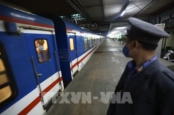 Đường sắt sẵn sàng chạy tàu chuyên biệt đưa người dân các tỉnh phía Nam về quê
