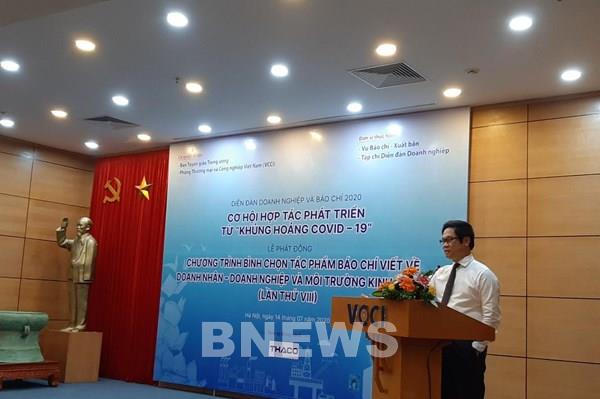 Báo chí cần chủ động hỗ trợ doanh nghiệp về thông tin