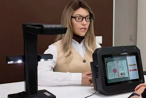 Ứng dụng nữ robot văn thư tại Nga