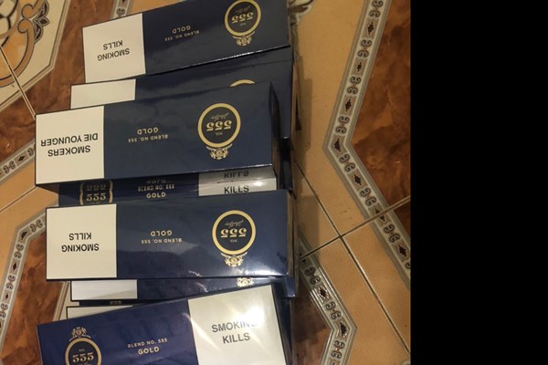 Thu giữ 150 bao thuốc lá 555 nhập lậu