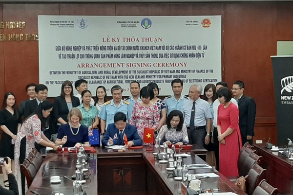 Việt Nam và New Zealand ký kết sử dụng chứng nhận điện tử trong thông quan nông sản