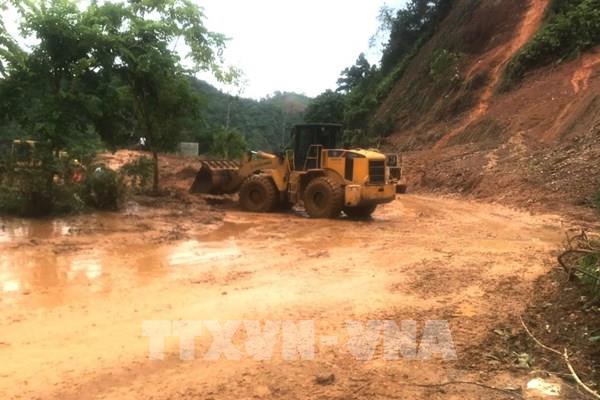 Thông xe Quốc lộ 2 Hà Giang - Hà Nội sau hơn 1 ngày ách tắc do sạt lở
