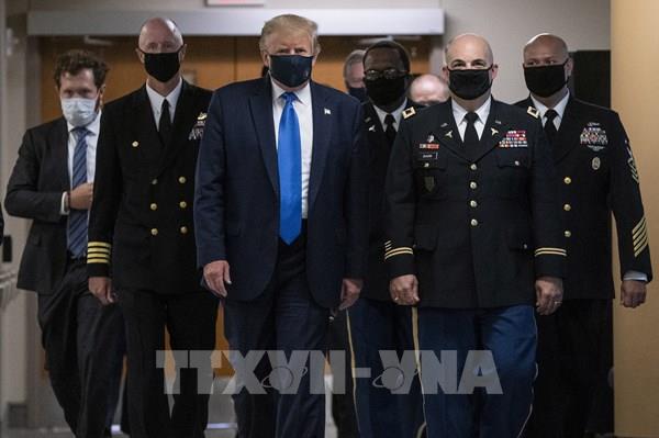 Tổng thống Mỹ kêu gọi người dân đeo khẩu trang, cảnh báo tình hình dịch xấu đi