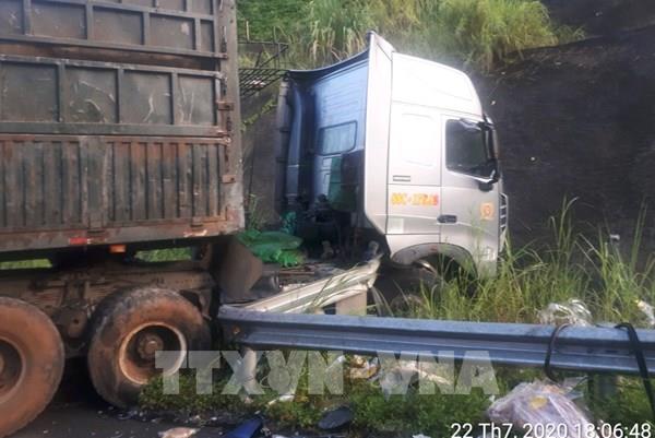 Tai nạn trên cao tốc Nội Bài - Lào Cai khiến hai người tử vong