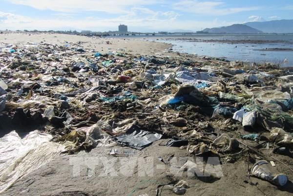 Ninh Thuận: Rác thải chưa được thu gom, xử lý gây ô nhiễm môi trường biển