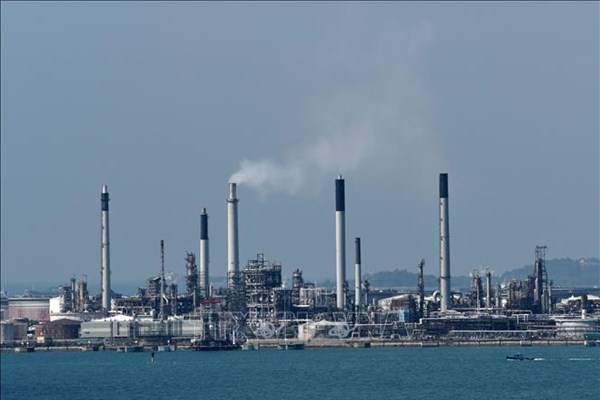 Giá dầu thế giới giảm do lo ngại về nhu cầu năng lượng yếu hơn