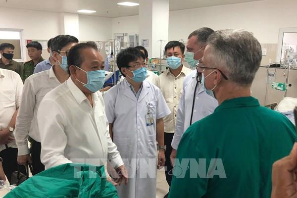 Bệnh viện Việt Đức điều Tổ cấp cứu vào hỗ trợ nạn nhân tai nạn giao thông ở Quảng Bình