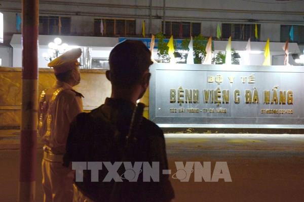 Đà Nẵng thực hiện cách ly xã hội, các phố quanh bệnh viện Đà Nẵng bị phong tỏa