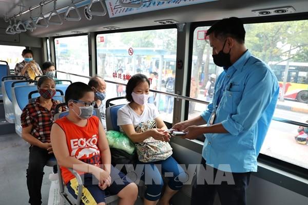 Tất cả xe buýt tại Hà Nội phải vệ sinh khử khuẩn
