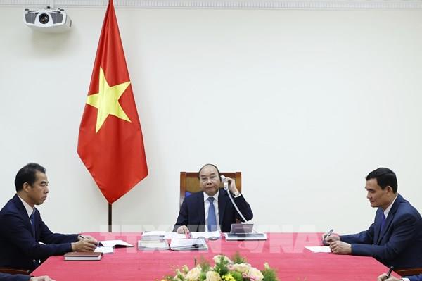 Thủ tướng Chính phủ điện đàm với Chủ tịch Ủy ban châu Âu