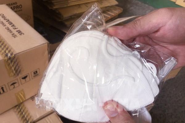 Phát hiện dây chuyền sản xuất khẩu trang 3M giả