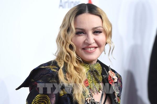 Instagram xóa bài đăng của ngôi sao Madonna do đưa về virus SARS-CoV-2