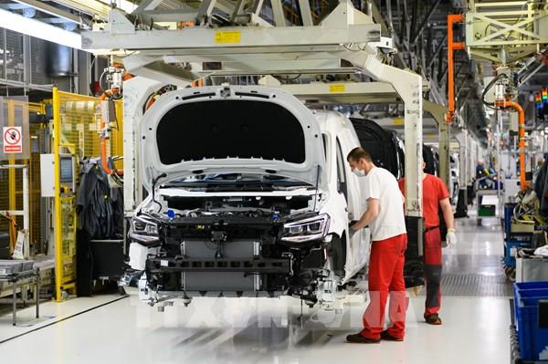 Cổ phiếu ngành ô tô bứt phá do thị trường ấm dần