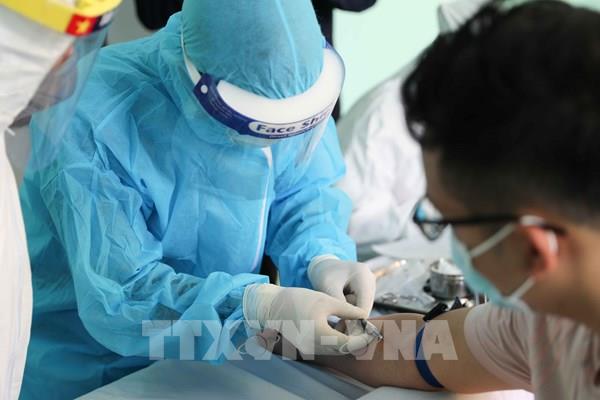 Dịch COVID-19: Rất nhiều trường hợp về từ vùng dịch âm tính với SARS-CoV-2