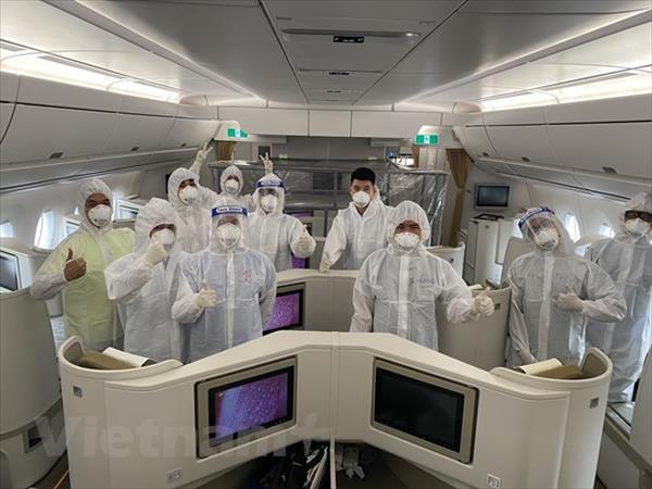 37 giờ trên chuyến bay Guinea Xích Đạo đưa công dân Việt về nước