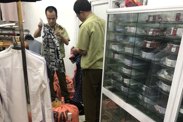 Tạm giữ gần 20.000 đơn vị hàng hóa có dấu hiệu vi phạm tại Hải Dương