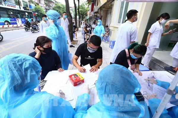 Hà Nội tiếp tục xét nghiệm nhanh người về từ Đà Nẵng