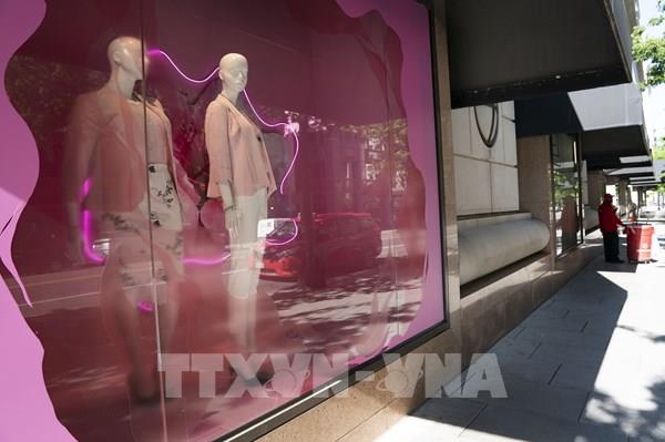 Fitch hạ đánh giá triển vọng kinh tế Mỹ xuống “tiêu cực”