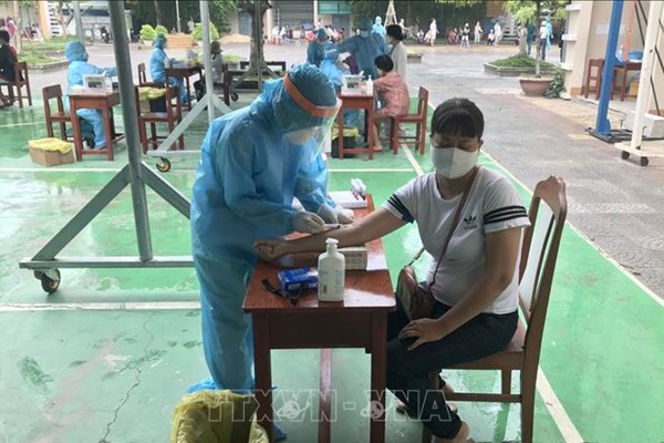 Bác sĩ lý giải về kết quả test nhanh COVID-19