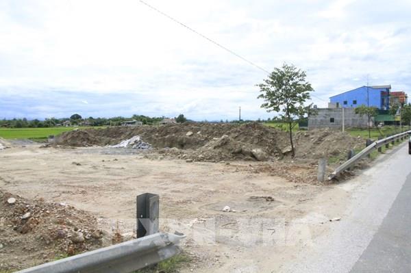 Người dân tự ý phá kết cấu giao thông trên tuyến Quốc lộ 1A