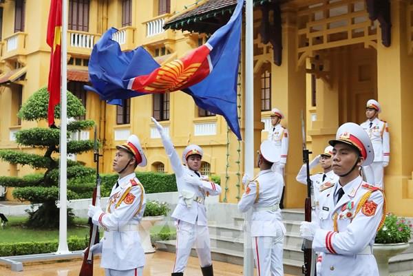Lễ thượng cờ kỷ niệm 53 năm thành lập ASEAN tại Hà Nội