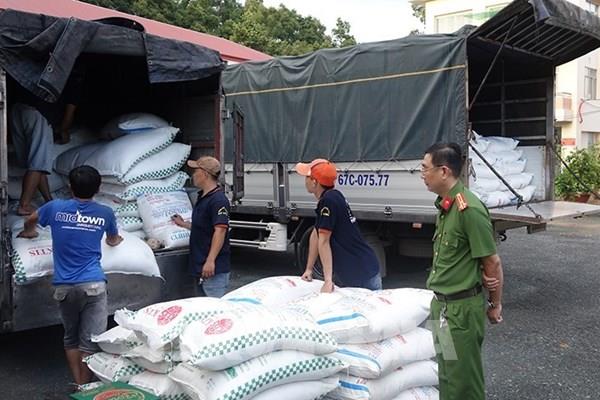 Liên tiếp phát hiện 4 xe tải vận chuyển 39 tấn đường cát không hóa đơn, chứng từ