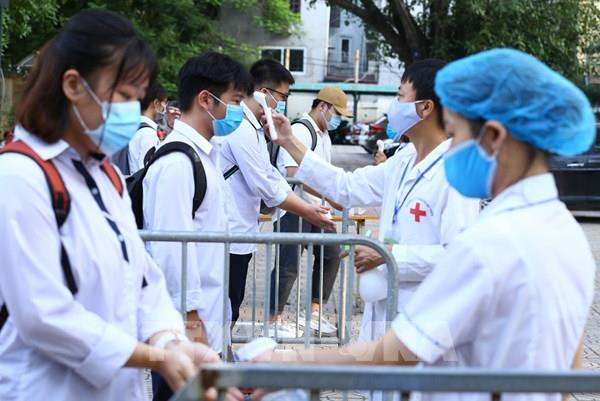 Thi tốt nghiệp THPT 2020: Gần 867.000 thí sinh cả nước bước vào ngày thi đầu tiên