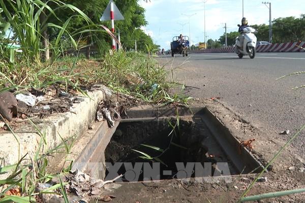 Phản hồi thông tin của TTXVN: Lắp mới toàn bộ nắp hố ga bị mất cắp trên đường ĐT.741