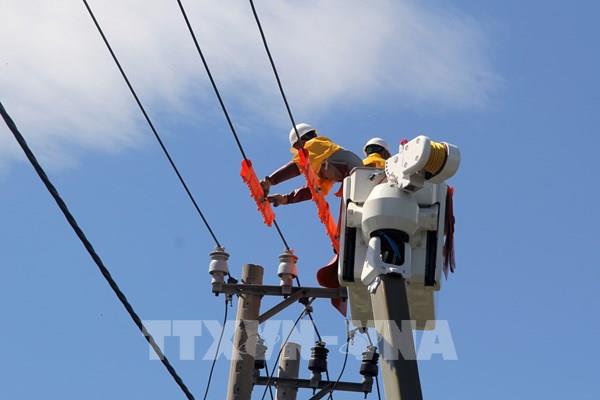 Điện lực Phú Yên thành lập đội sửa chữa điện nóng thứ 2