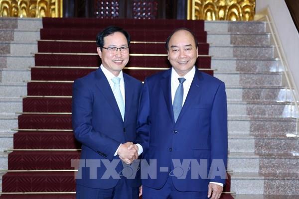 Thủ tướng Chính phủ Nguyễn Xuân Phúc tiếp Tổng Giám đốc Tổ hợp Samsung Việt Nam