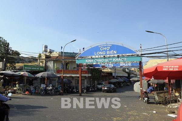 Chợ Long Biên khuyến khích các các hộ kinh doanh mặt hàng không thiết yếu hạn chế mở cửa