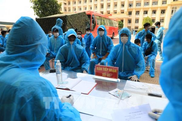 Hà Nội tiếp nhận và đưa các công dân về từ Đà Nẵng vào cách ly tập trung