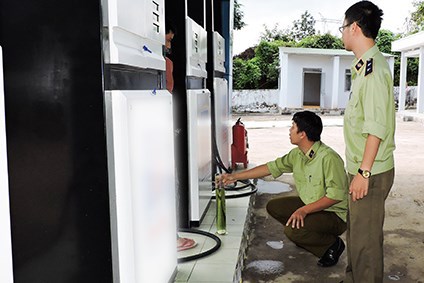 Xử phạt trường hợp vi phạm kinh doanh xăng, dầu gần 80 triệu đồng 