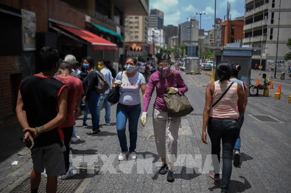 Tỷ lệ lạm phát của Venezuela vọt lên trên 4.000% trong một năm qua