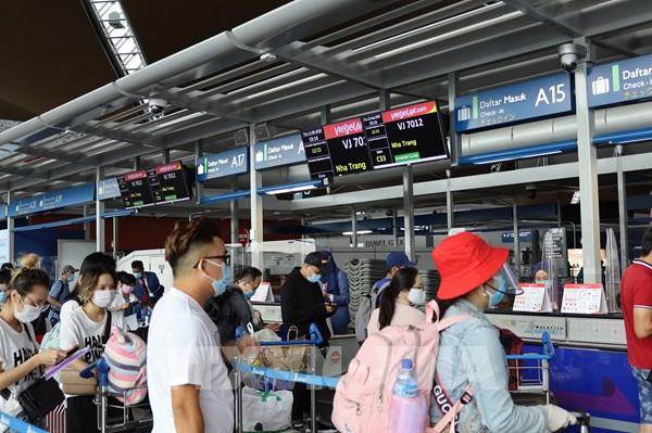 Đưa gần 240 công dân Việt Nam từ Malaysia về nước