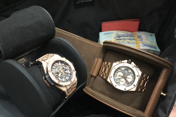 Tiếp viên Vietnam Airlines trả lại tài sản giá trị lớn khách để quên trên máy bay