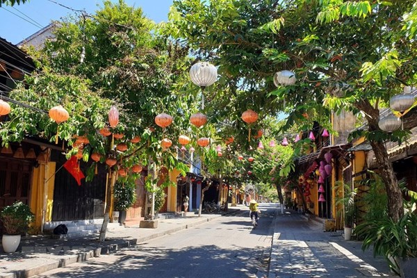 Doanh nghiệp ngành du lịch, dịch vụ giải trí “đuối sức” vì COVID-19