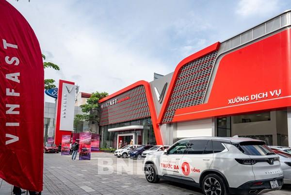Khám phá showroom VinFast mới rộng 5.000m2 tại Hà Nội