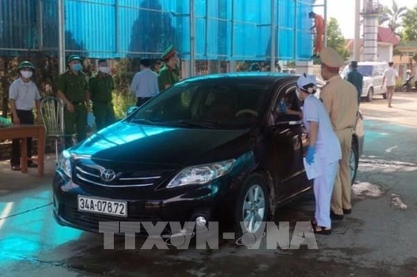 Quảng Ninh khẩn cấp lập chốt kiểm soát dịch, cách ly người từ Hải Dương về