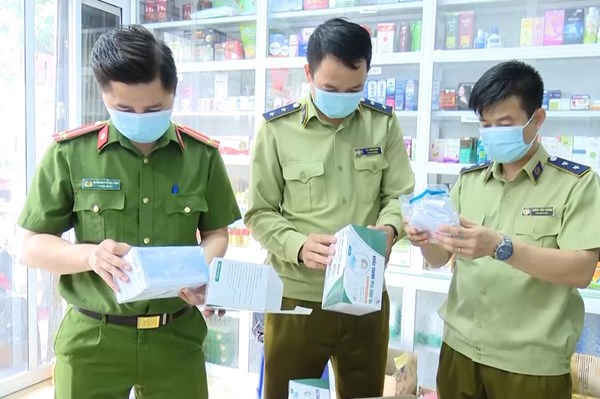 Phát hiện 3000 chiếc khẩu trang không có chứng từ hoá đơn hợp pháp