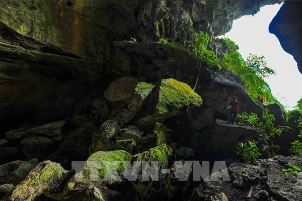 Khám phá động Mã Tiên (Ninh Bình)