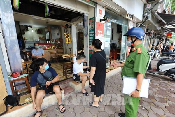Hà Nội kiểm tra việc phòng chống dịch COVID ở các cơ sở dịch vụ, sản xuất, kinh doanh
