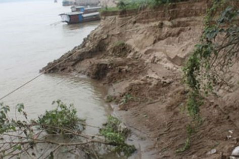 Hà Nội khẩn trương xử lý sụt lún đoạn cống qua đê hữu Đáy