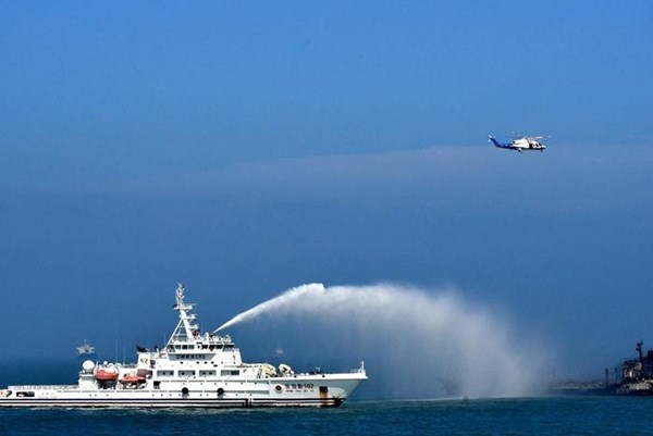 Tàu chở dầu đâm tàu hàng trên sông Dương Tử, nhiều thiệt hại về người